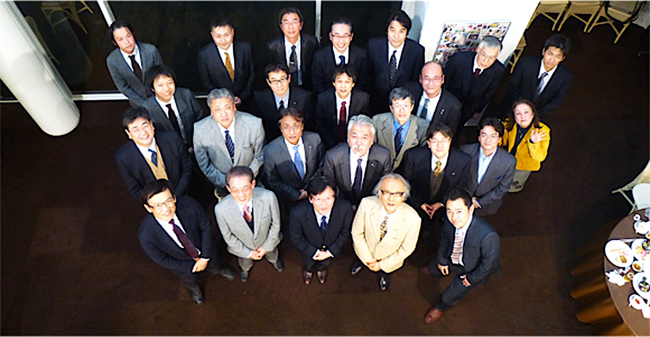 愛媛Dental Diabetes研究会 創立時メンバーの集合写真。